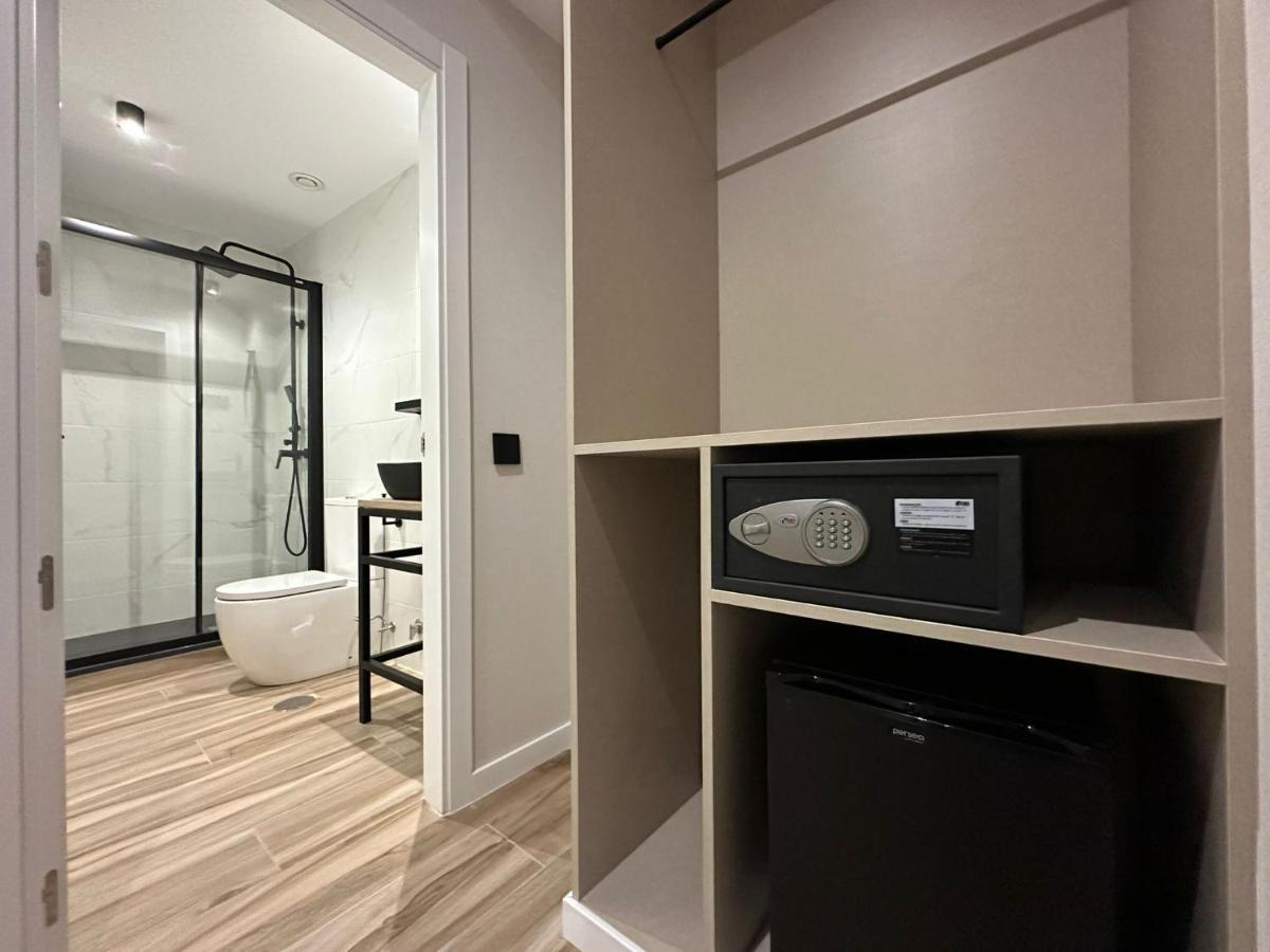 Cc Opera Suites Мадрид Екстериор снимка