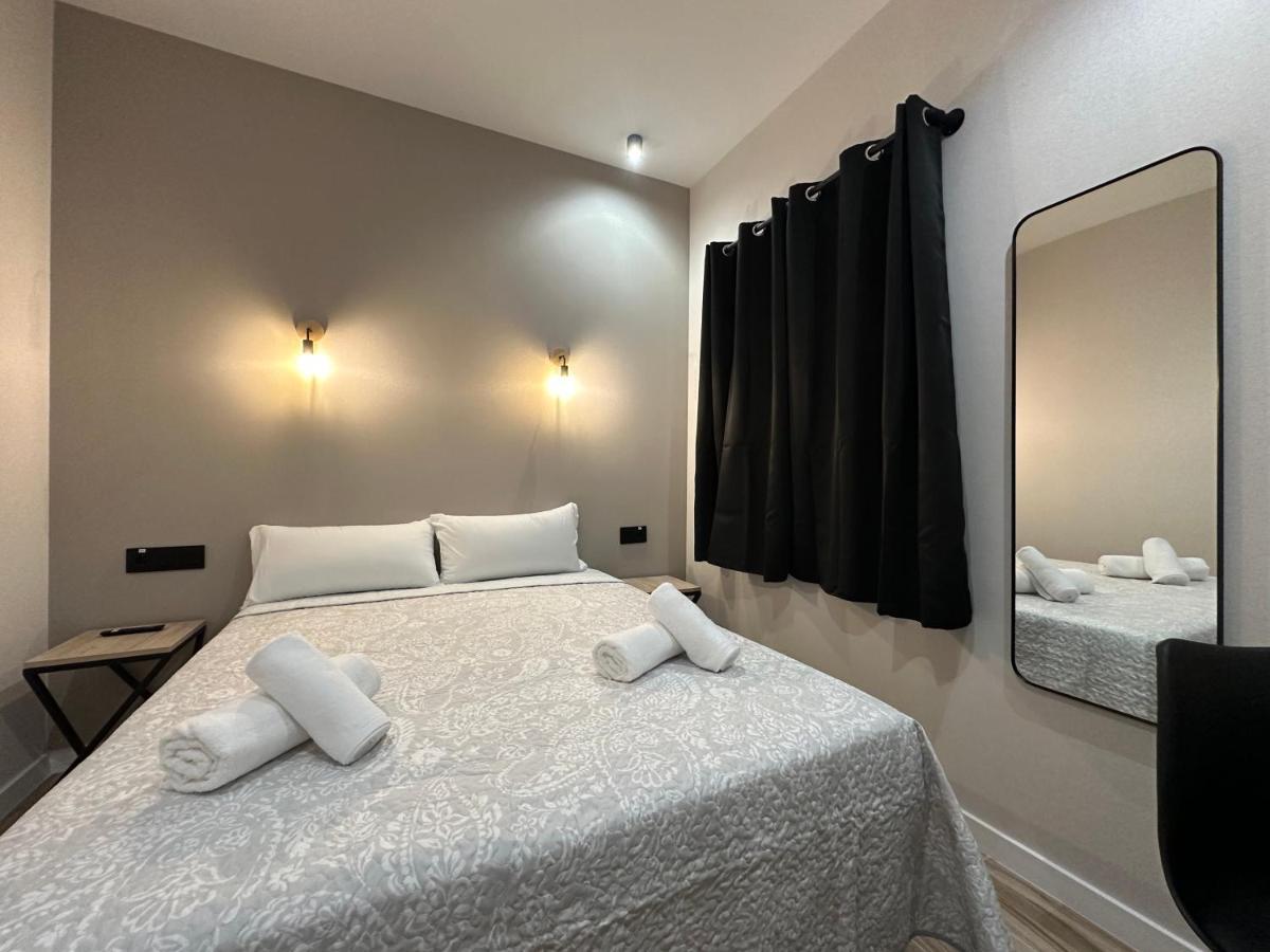 Cc Opera Suites Мадрид Екстериор снимка