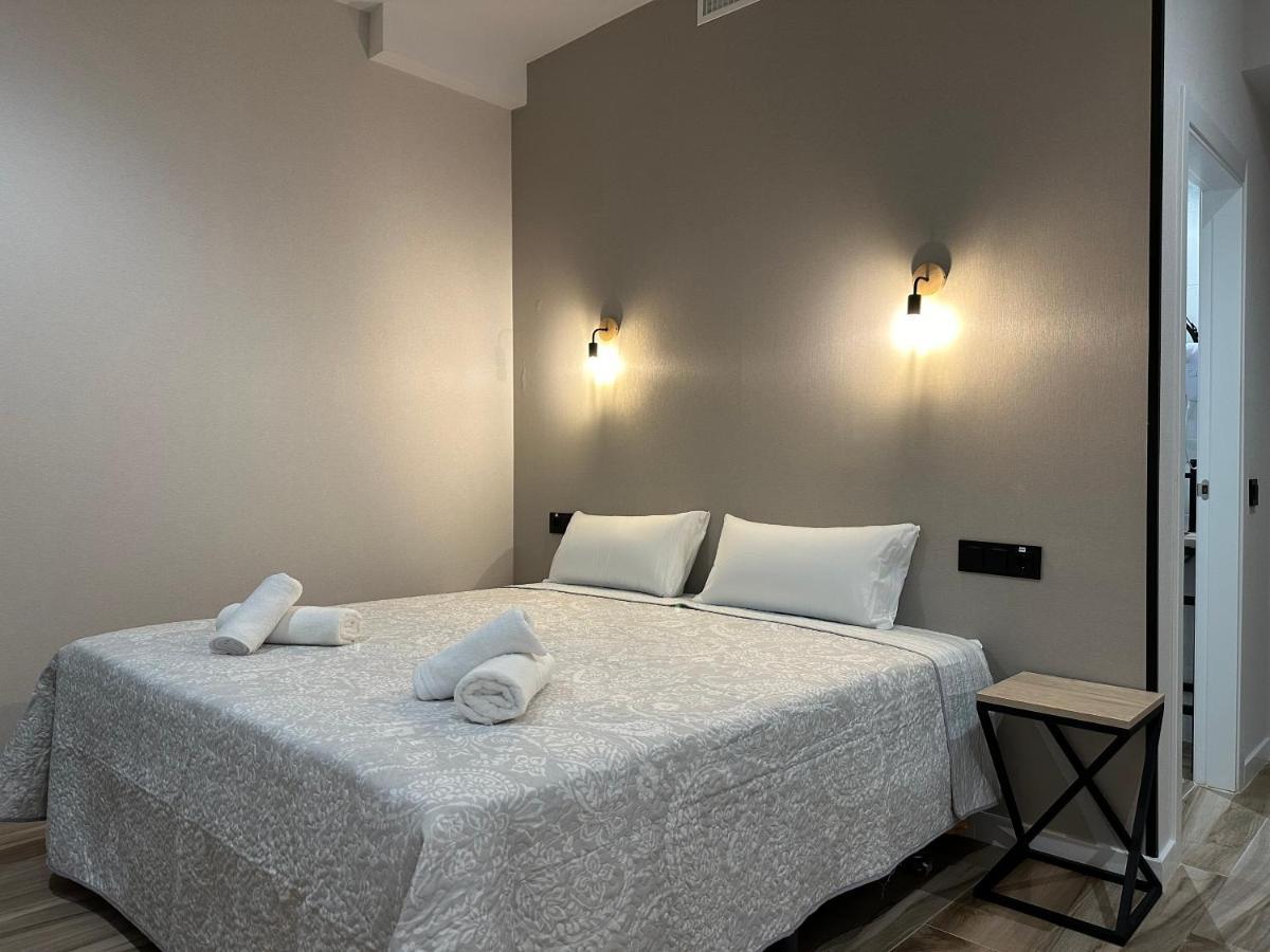 Cc Opera Suites Мадрид Екстериор снимка