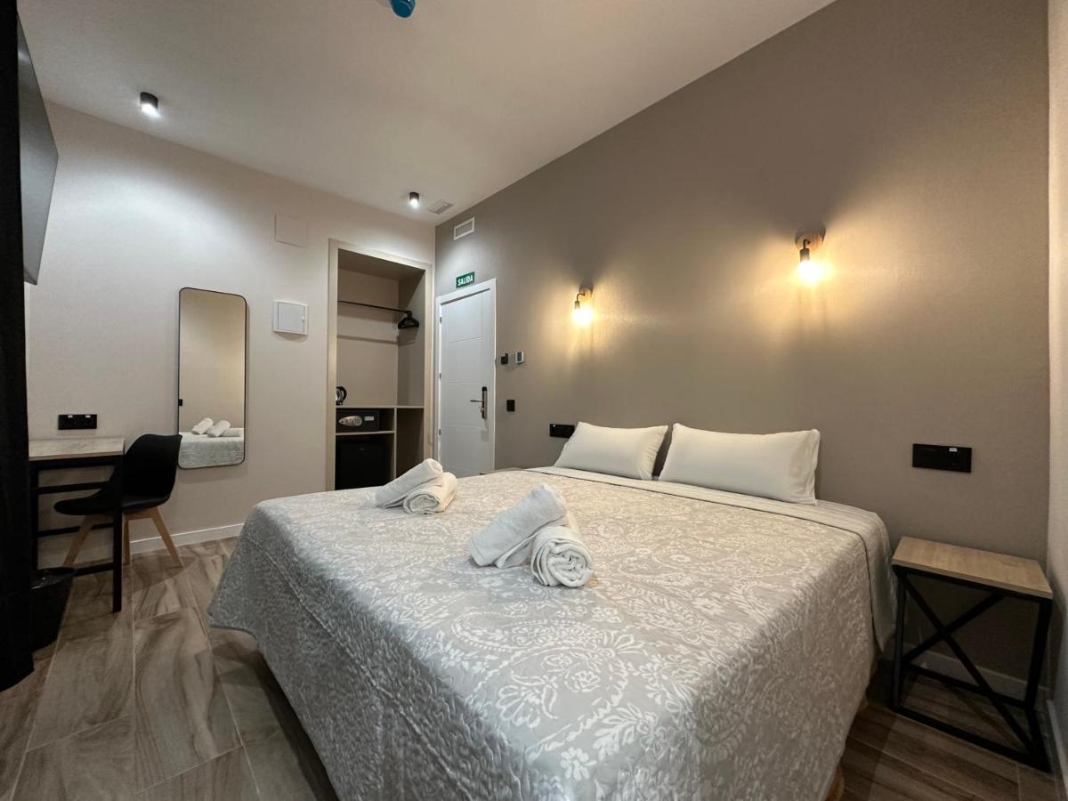Cc Opera Suites Мадрид Екстериор снимка