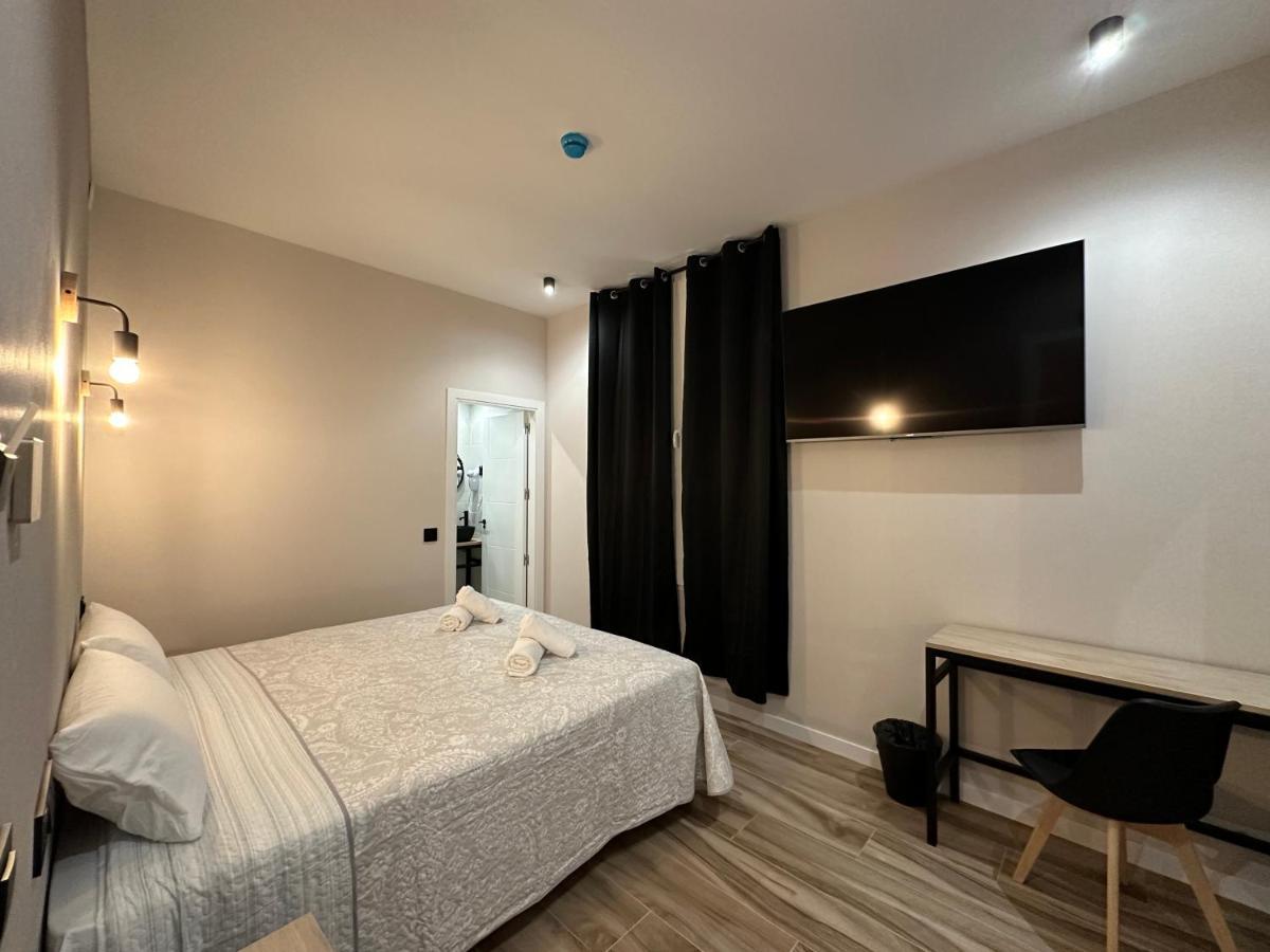 Cc Opera Suites Мадрид Екстериор снимка