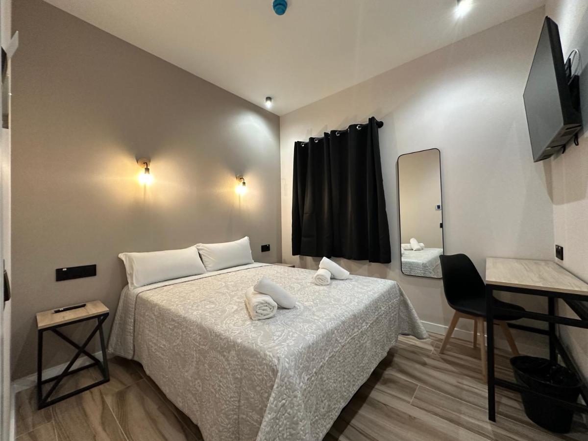 Cc Opera Suites Мадрид Екстериор снимка