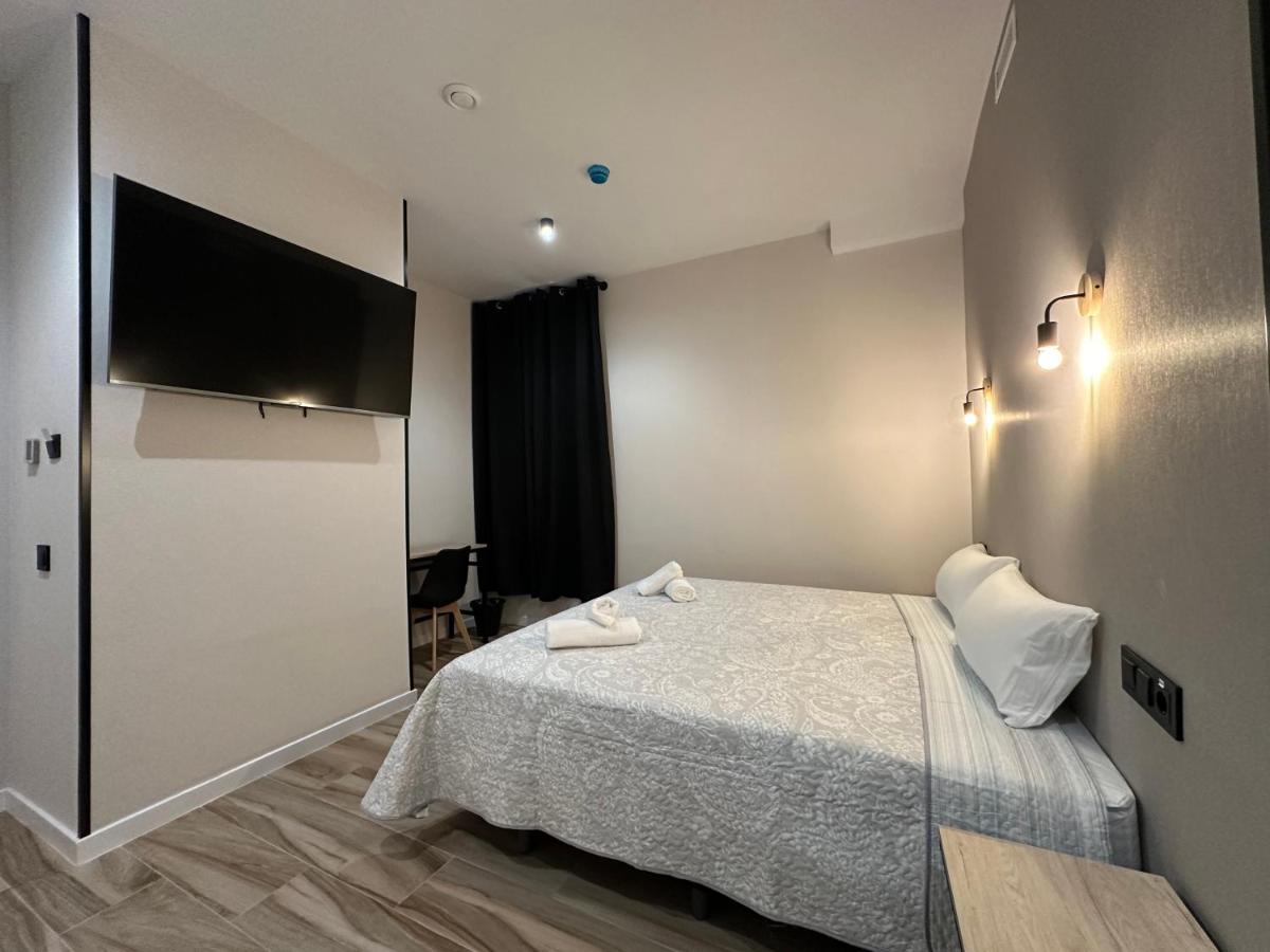 Cc Opera Suites Мадрид Екстериор снимка
