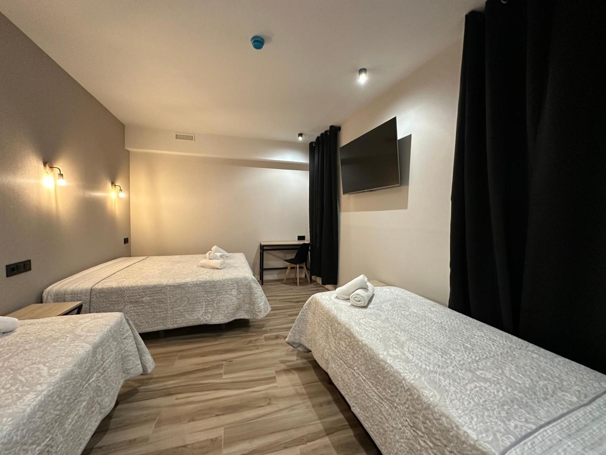 Cc Opera Suites Мадрид Екстериор снимка