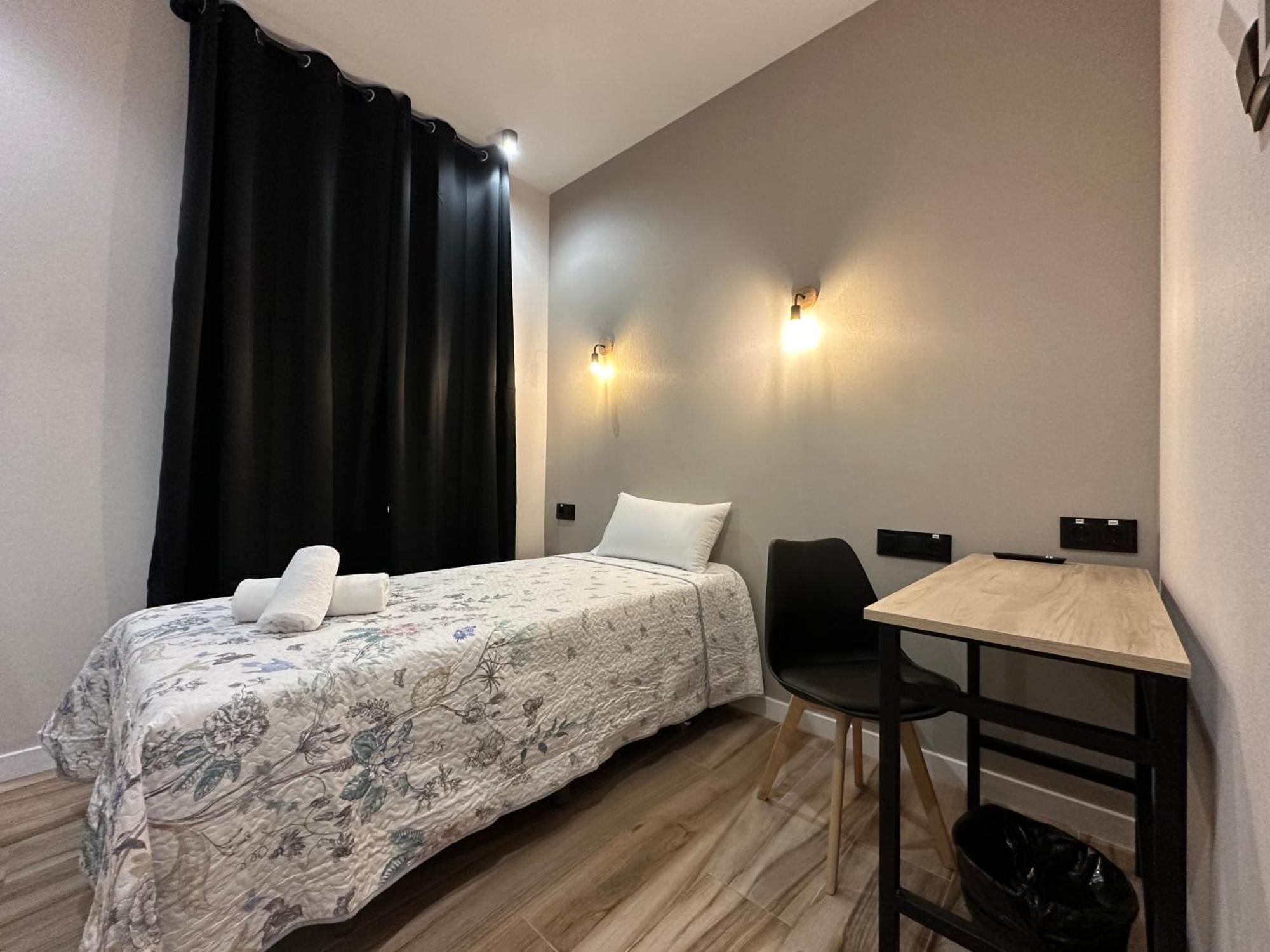 Cc Opera Suites Мадрид Екстериор снимка