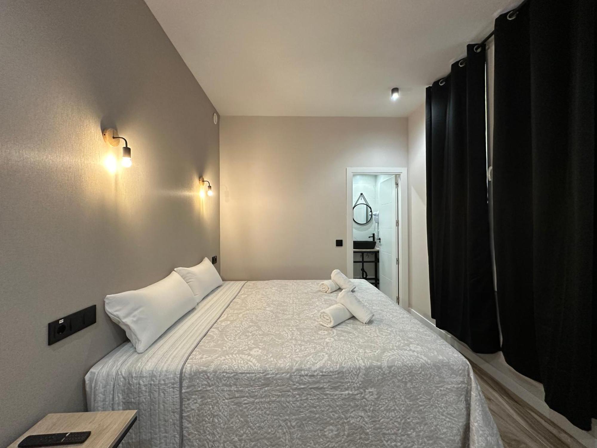 Cc Opera Suites Мадрид Екстериор снимка