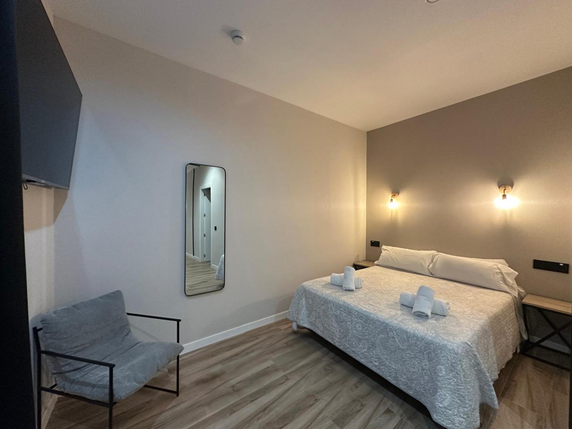Cc Opera Suites Мадрид Екстериор снимка