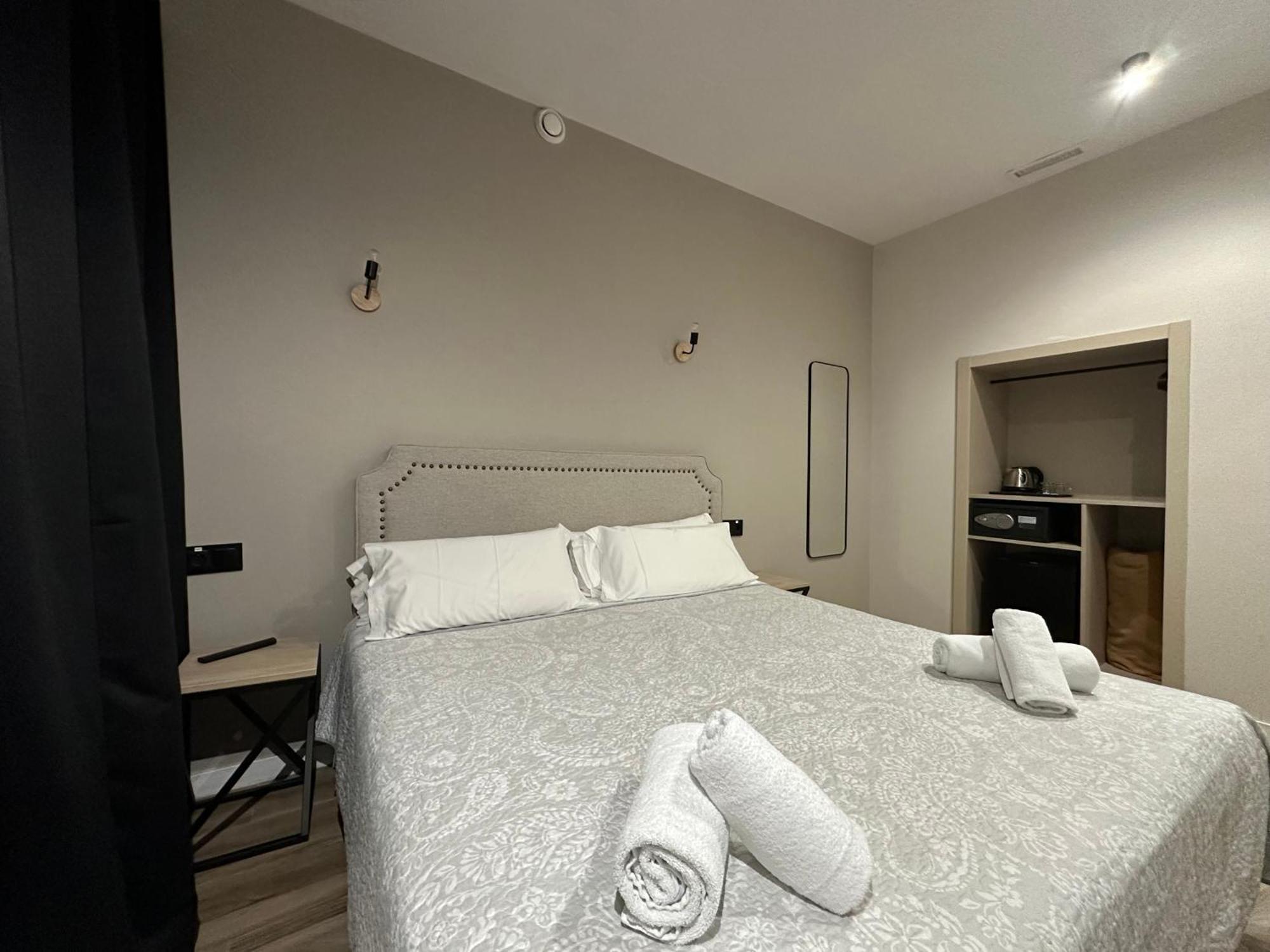 Cc Opera Suites Мадрид Екстериор снимка