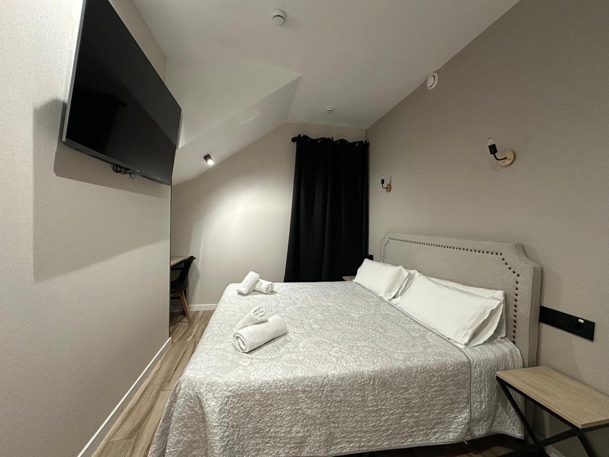Cc Opera Suites Мадрид Екстериор снимка