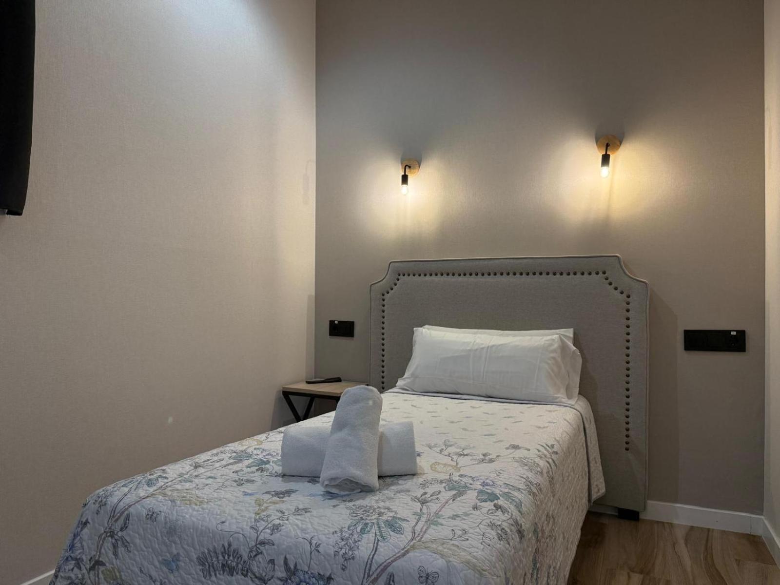 Cc Opera Suites Мадрид Екстериор снимка