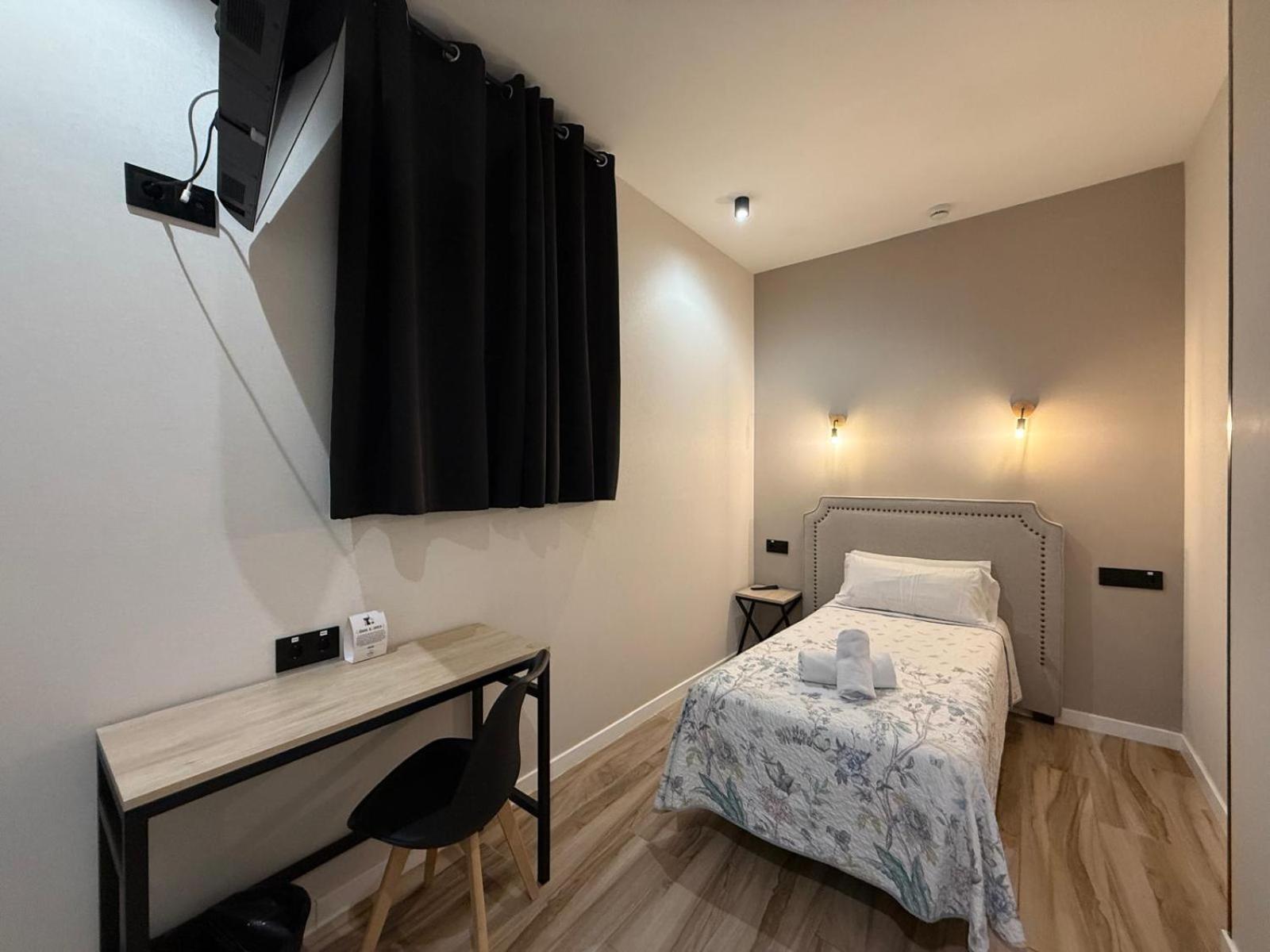Cc Opera Suites Мадрид Екстериор снимка