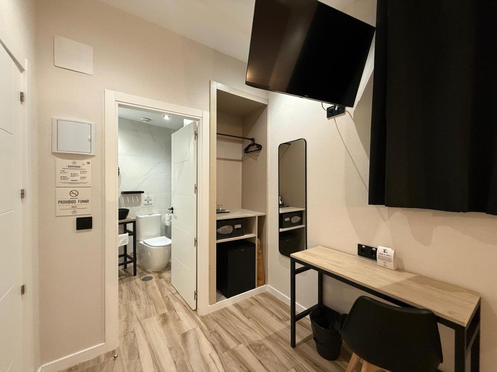 Cc Opera Suites Мадрид Екстериор снимка