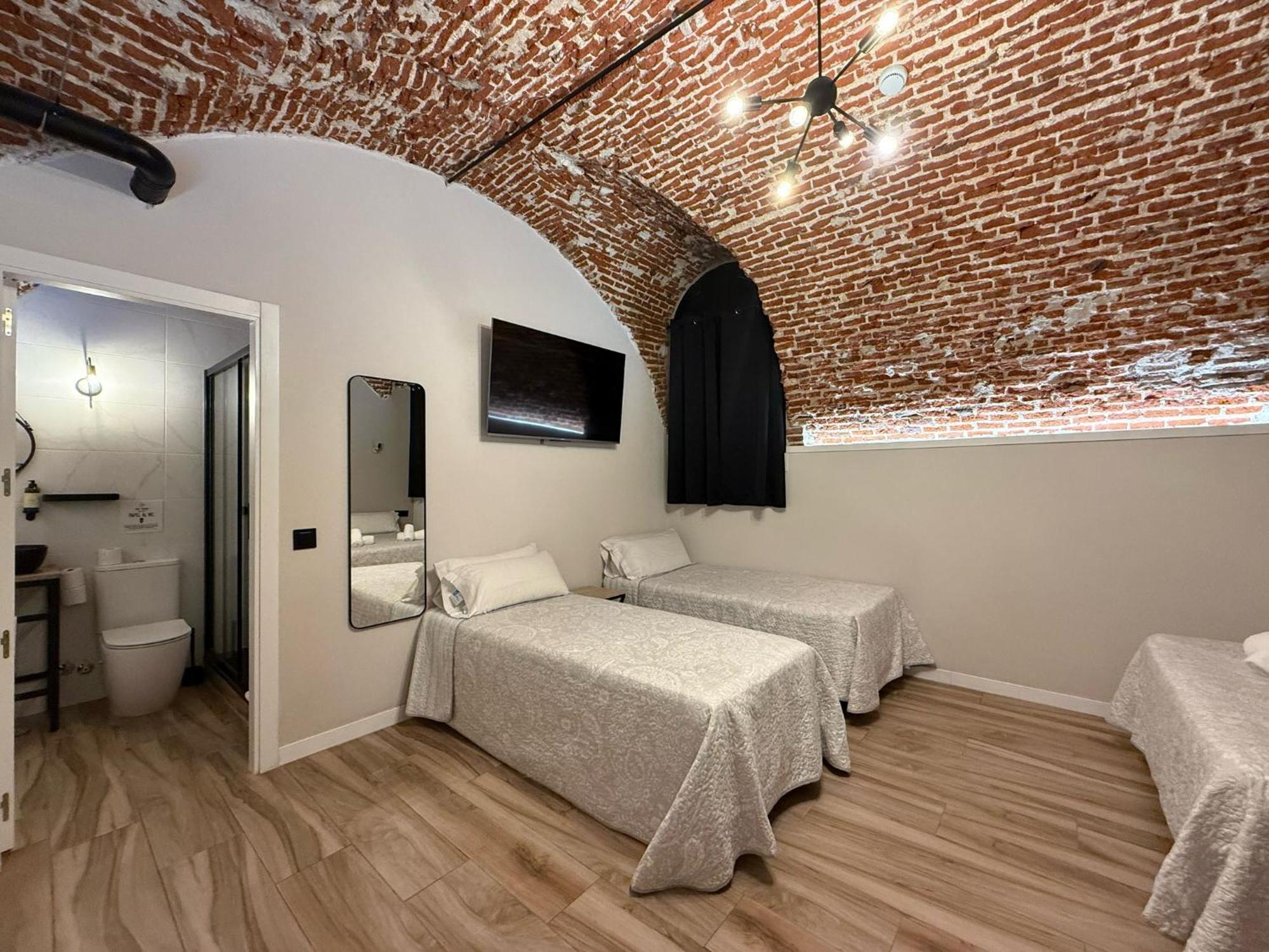 Cc Opera Suites Мадрид Екстериор снимка