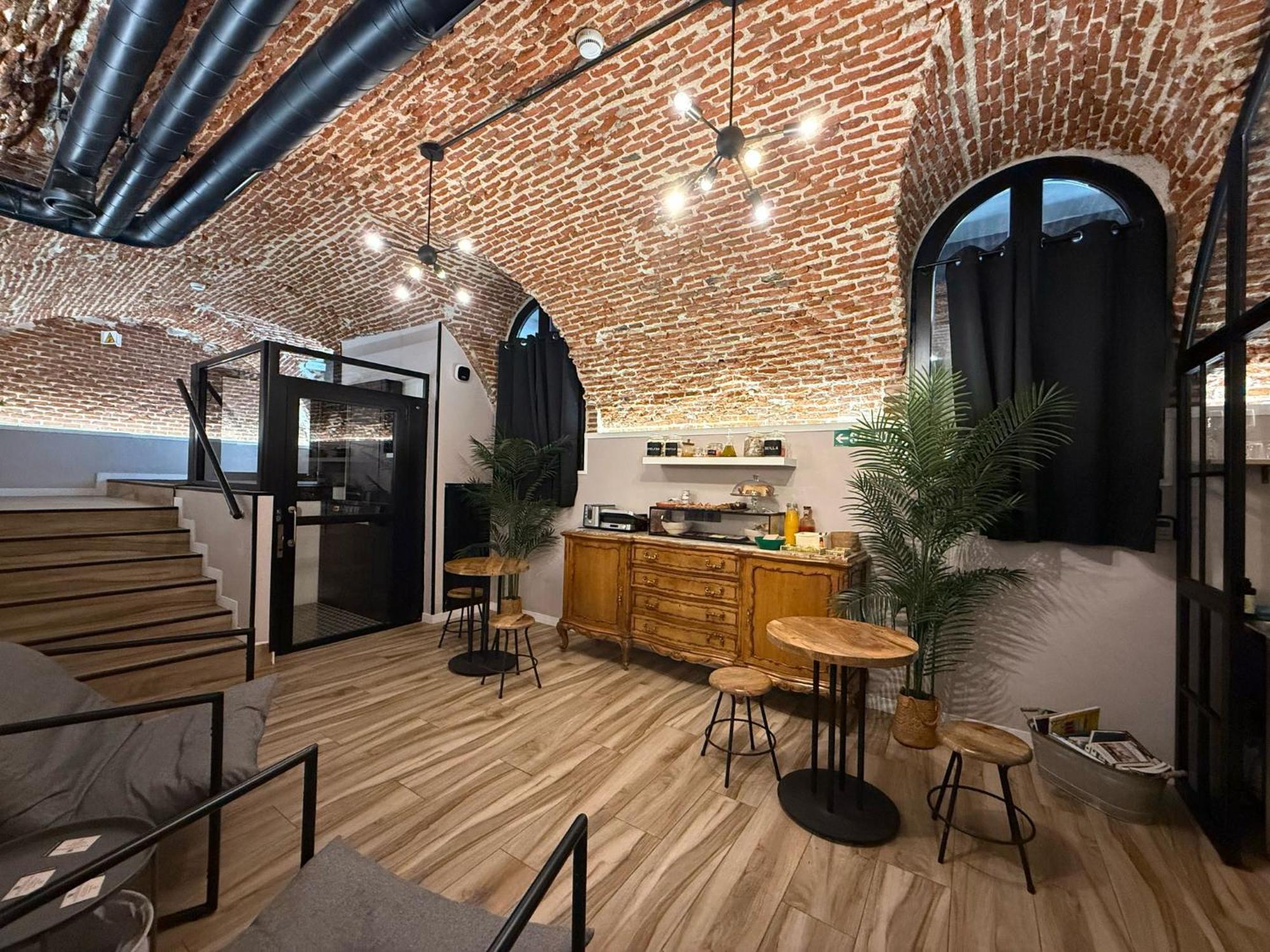 Cc Opera Suites Мадрид Екстериор снимка